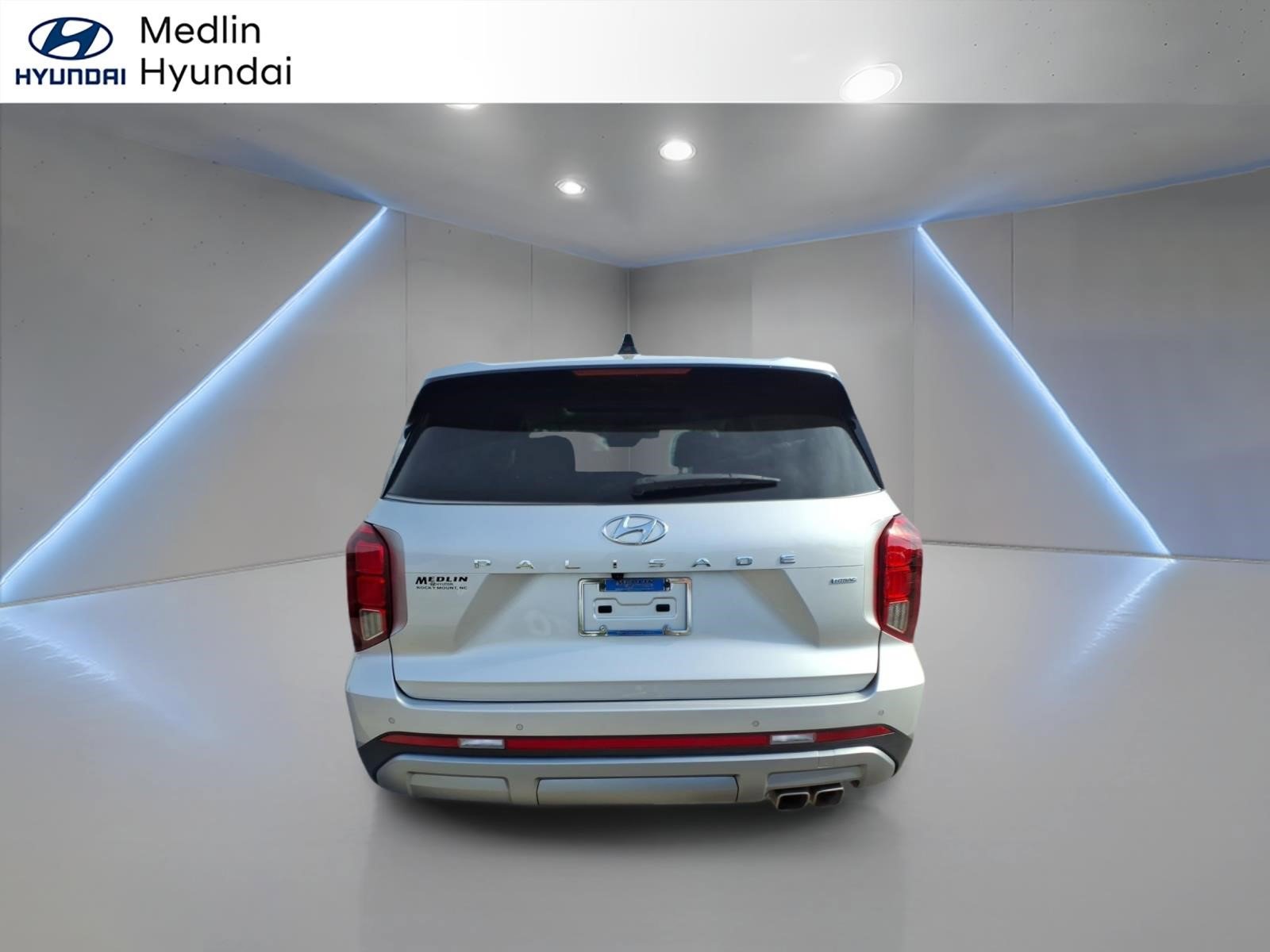 Used 2024 Hyundai Palisade SEL w/ Premium Package image 4