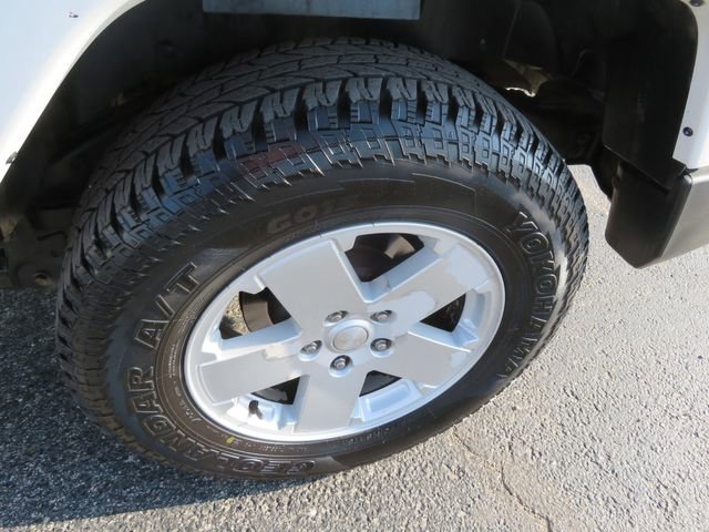 Used 2010 Jeep Wrangler Unlimited Sahara w/ Dual Top Group AWD/4WD image 11