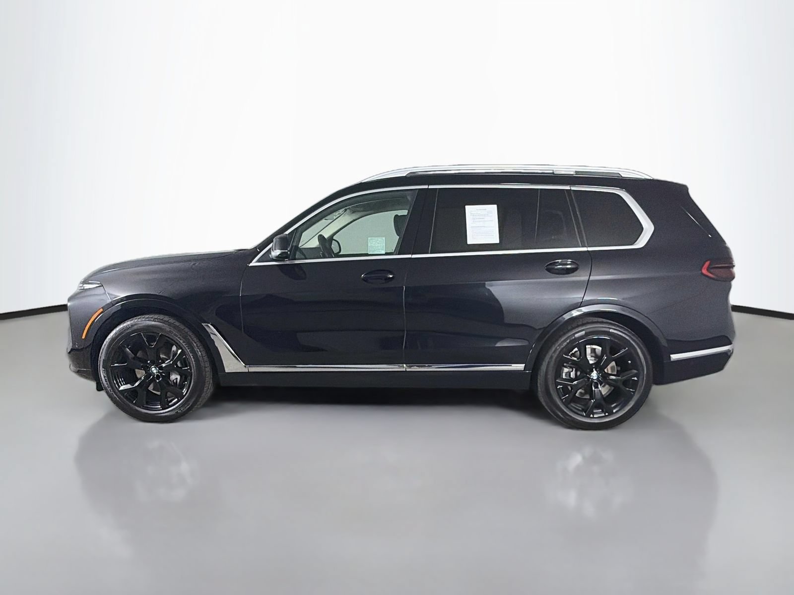Certified 2024 BMW X7 xDrive40i w/ Parking Assistance Package AWD/4WD image 4