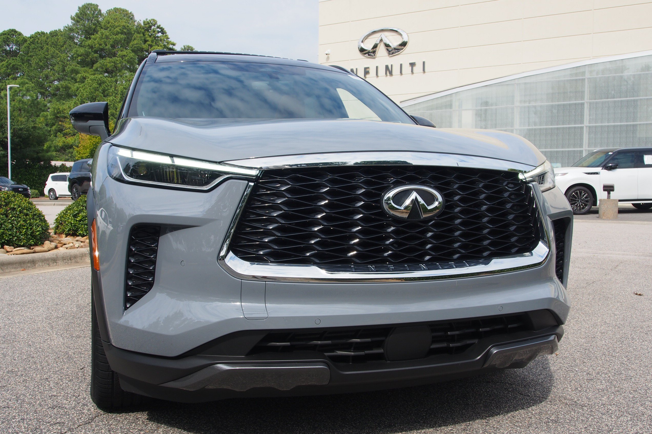 Used 2025 INFINITI QX60 Autograph w/ Lighting Package (N94) AWD/4WD image 2