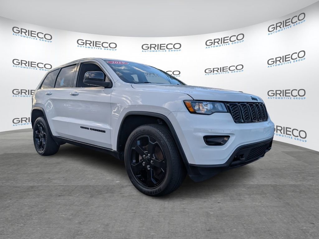 Used 2019 Jeep Grand Cherokee Laredo AWD/4WD image 1
