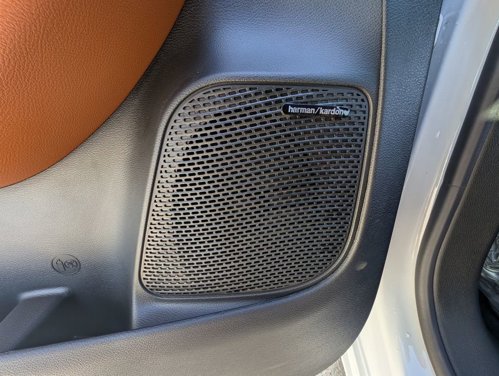 New 2026 Chrysler Pacifica Pinnacle w/ Trailer Tow Group image 45