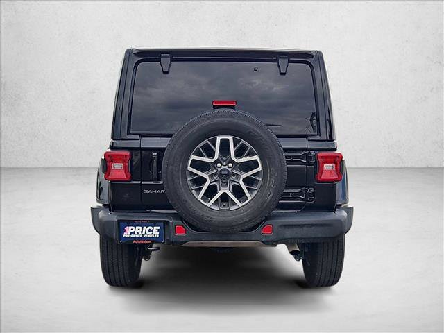 Used 2025 Jeep Wrangler Unlimited Sahara AWD/4WD image 6