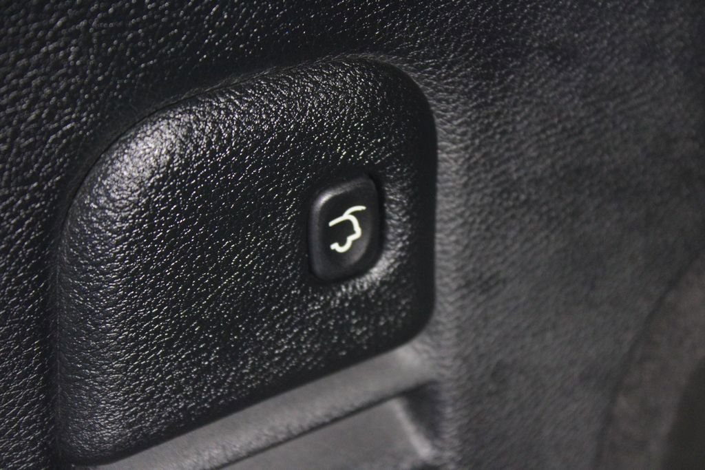 Used 2018 Jeep Grand Cherokee Altitude image 17