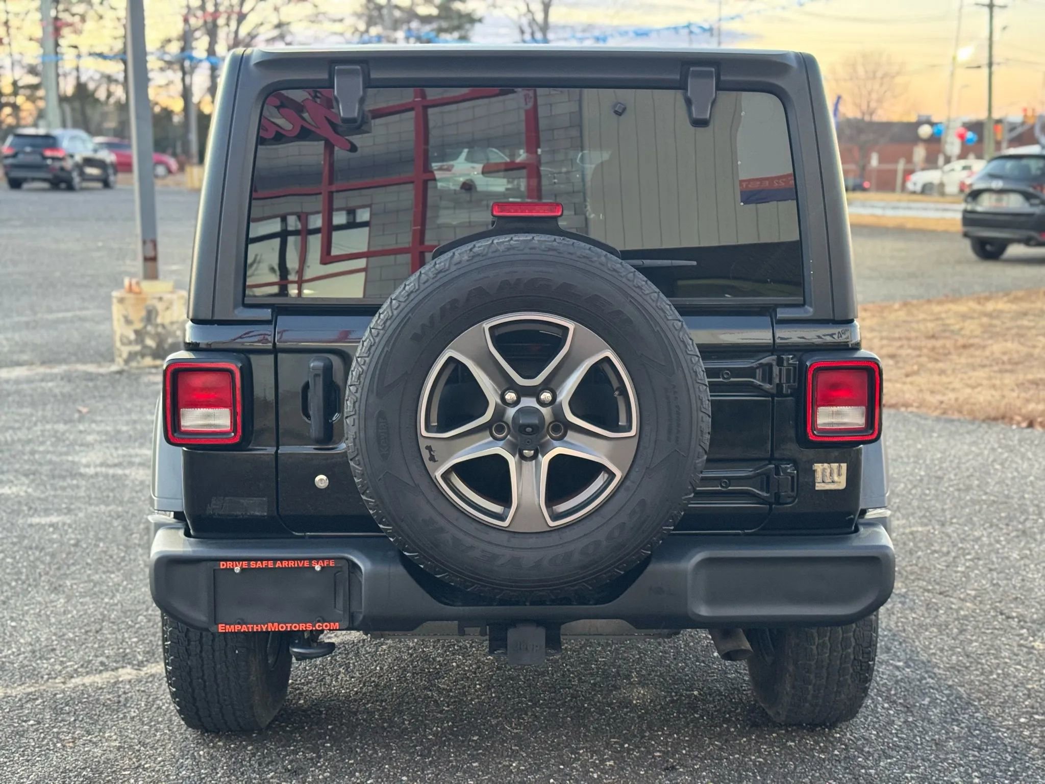 Used 2018 Jeep Wrangler Unlimited Sport S image 4