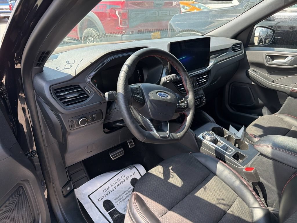 Certified 2023 Ford Escape ST-Line w/ Tech Pack #1 FWD image 6