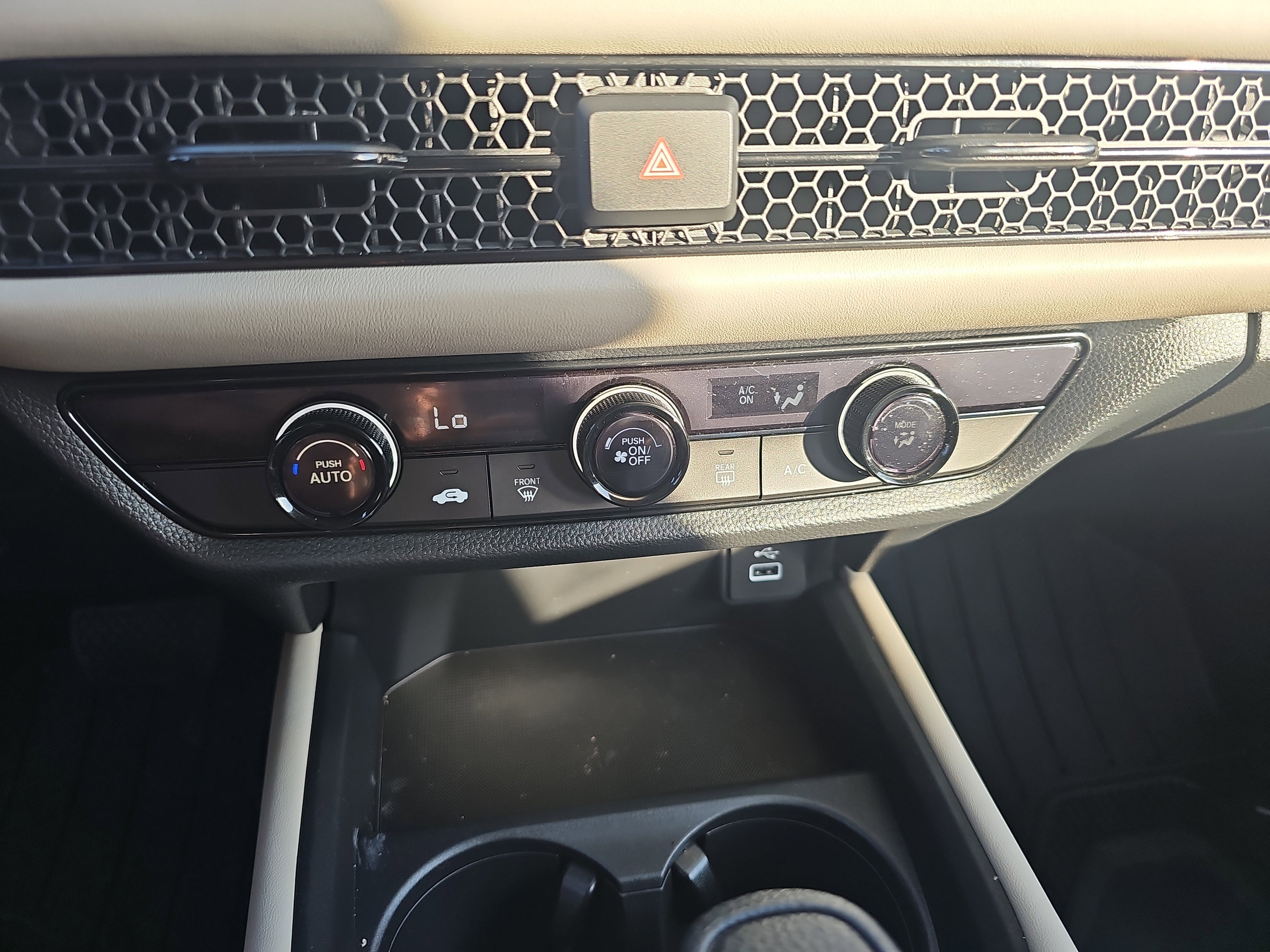 Used 2025 Honda HR-V LX image 27