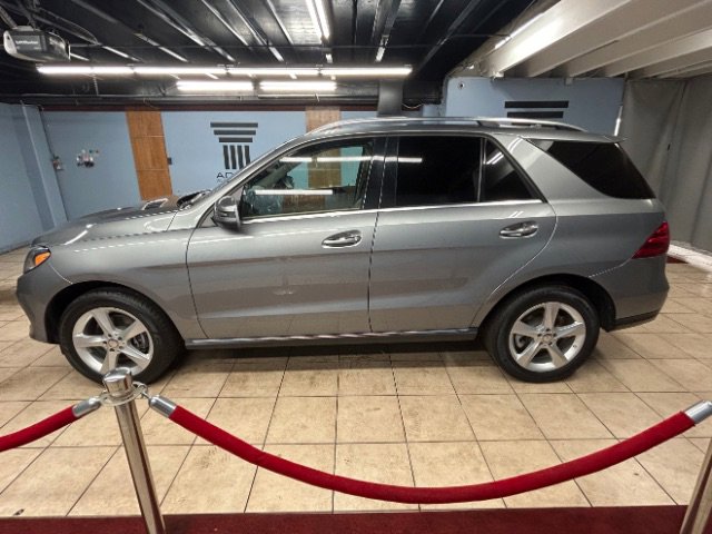 Used 2016 Mercedes-Benz GLE 350 w/ Premium Package image 2