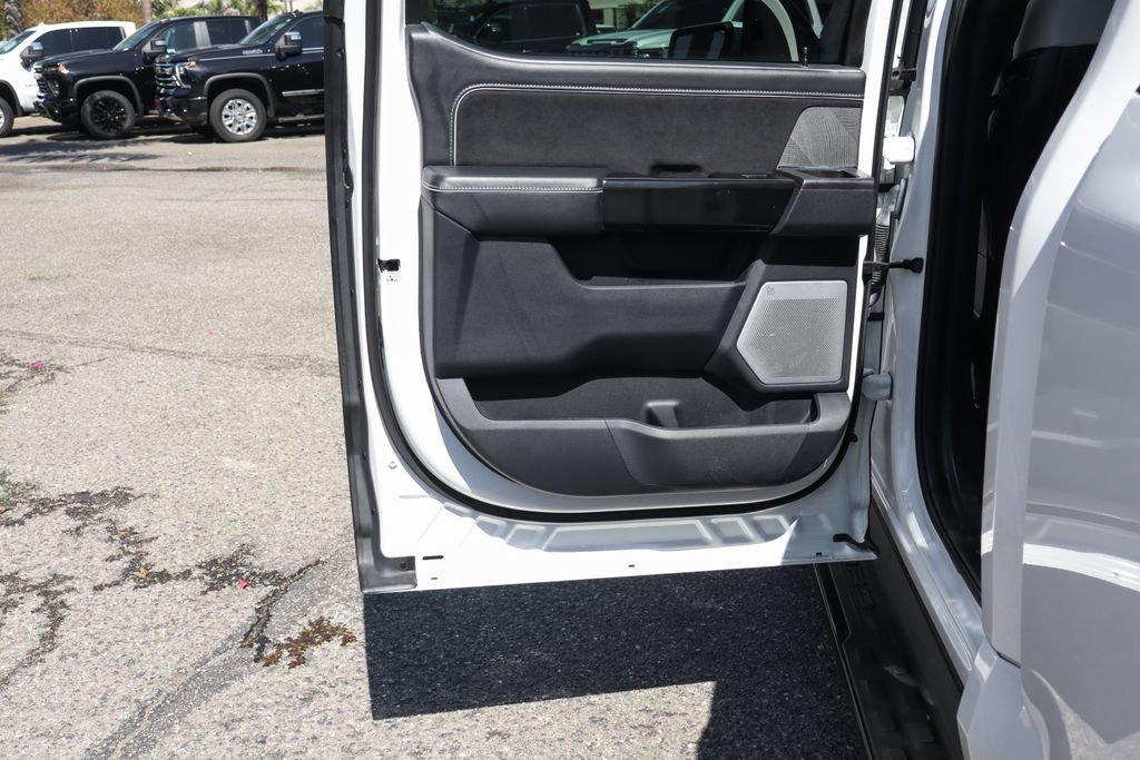 Used 2022 Ford F150 Lightning Platinum AWD/4WD image 42