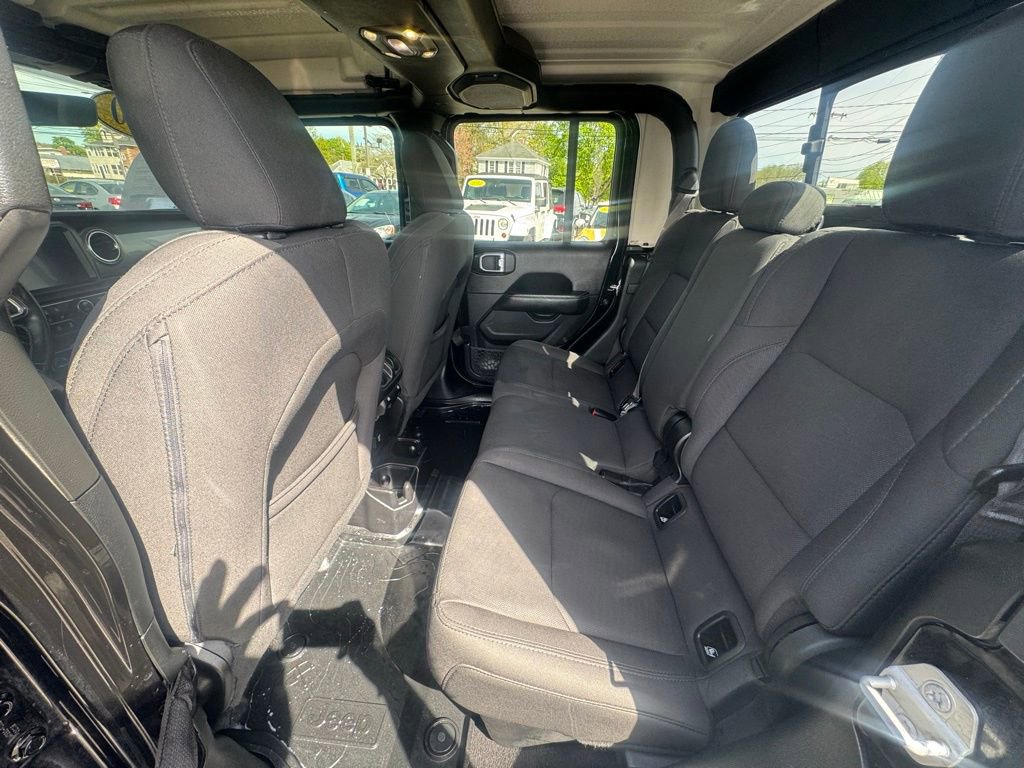 Used 2020 Jeep Gladiator Overland AWD/4WD image 30