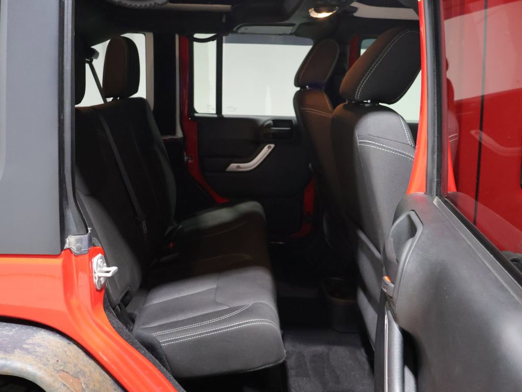 Used 2017 Jeep Wrangler Unlimited Sahara w/ Connectivity Group image 20