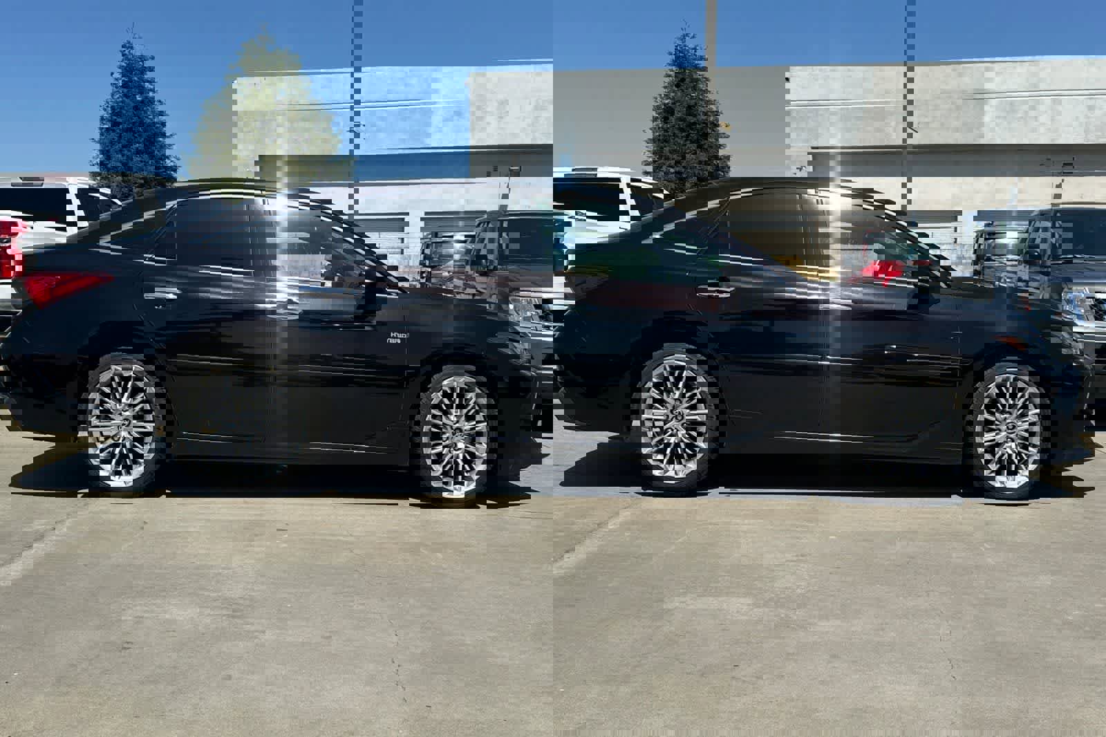 Used 2021 Toyota Avalon Limited w/ Advanced Safety Package FWD image 9