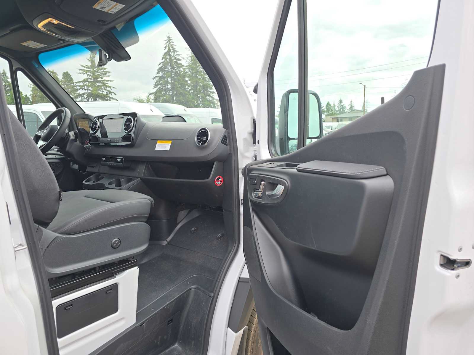 Used 2026 Mercedes-Benz Sprinter 2500 image 10