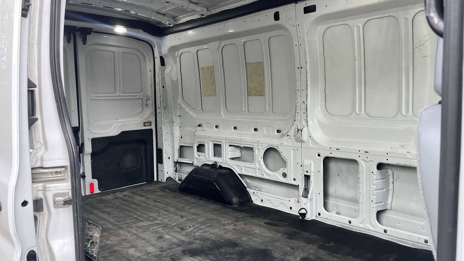 Used 2018 Ford Transit 250 148 Medium Roof RWD image 12