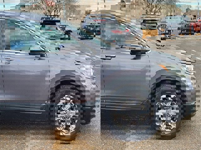 Used 2017 Honda CR-V EX image 2