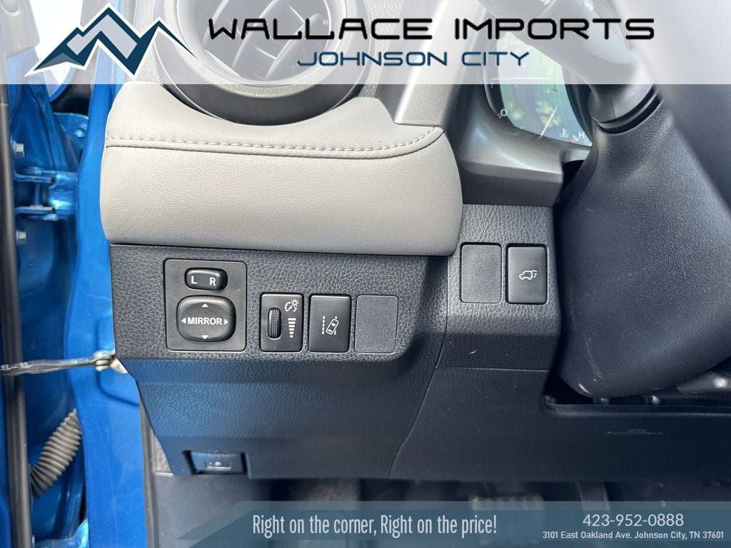Used 2017 Toyota RAV4 XLE FWD image 31