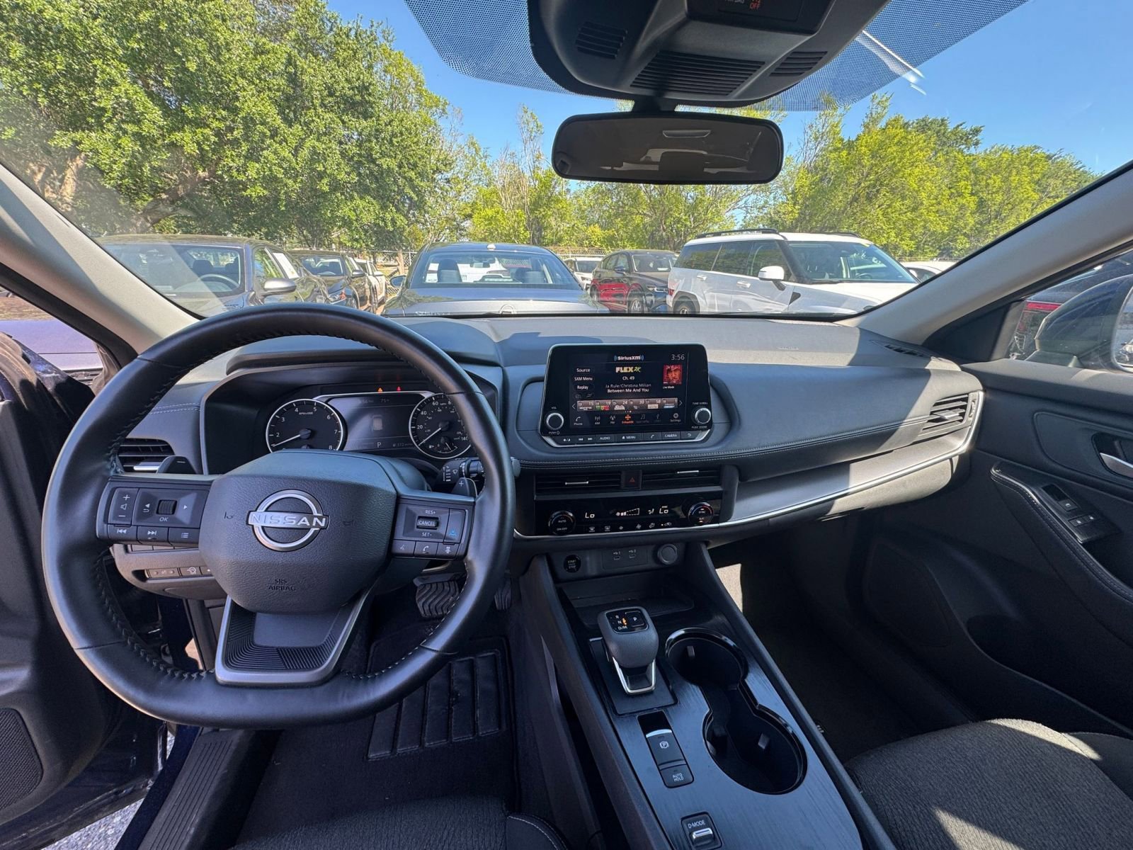 Used 2025 Nissan Rogue SV FWD image 35