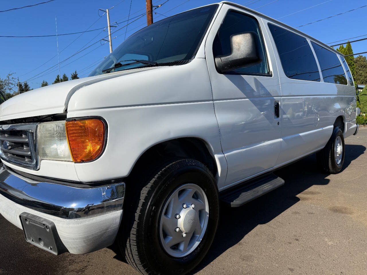 Used 2005 Ford E-350 and Econoline 350 XL RWD image 31