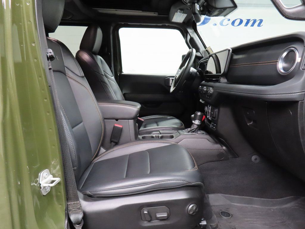 Used 2024 Jeep Wrangler Unlimited Sahara w/ Technology Group image 28