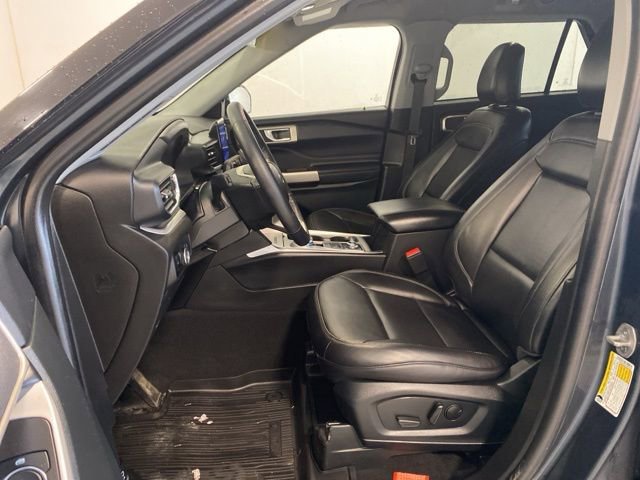 Used 2023 Ford Explorer XLT w/ Equipment Group 202A image 10