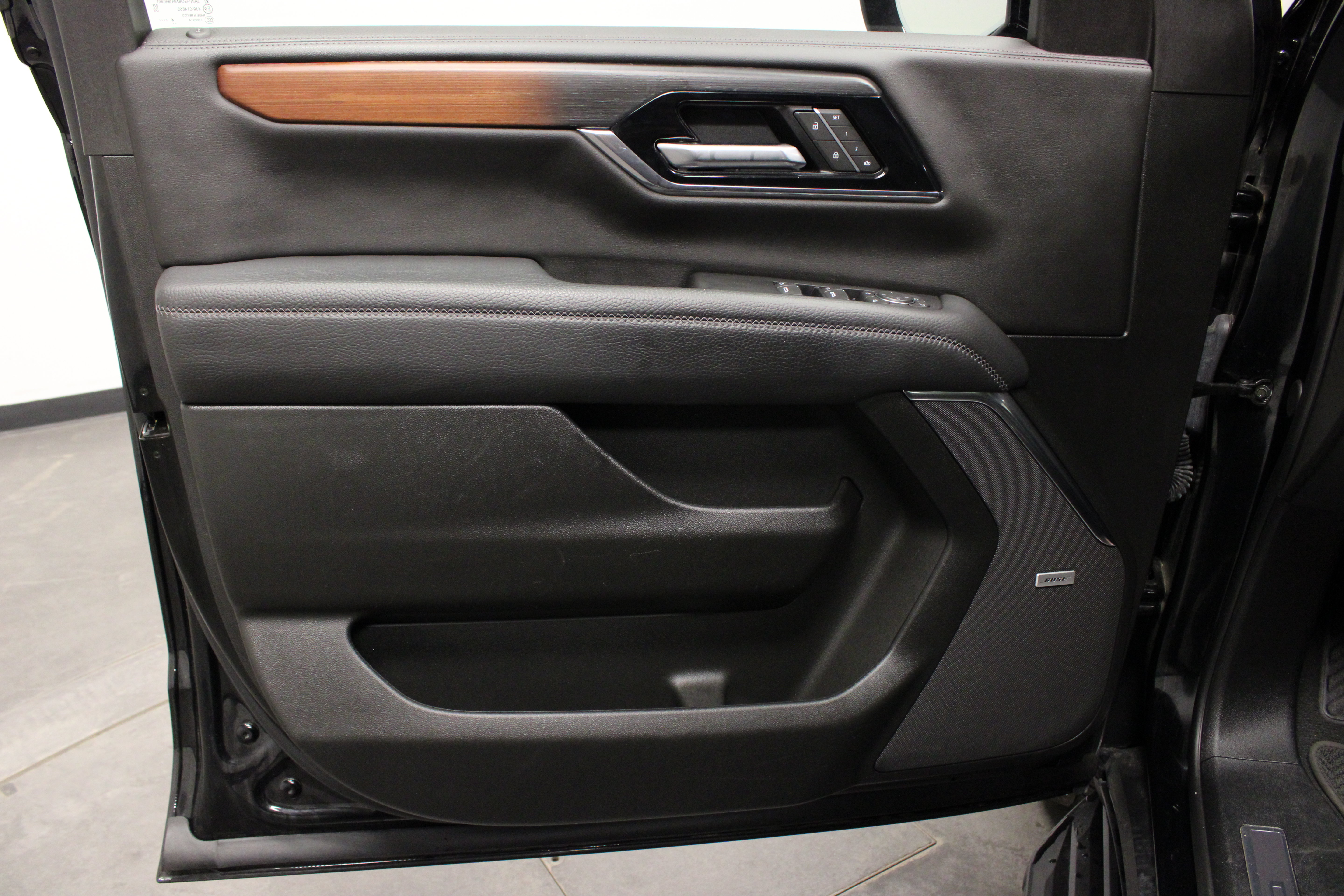 Used 2025 GMC Yukon Denali AWD/4WD image 20