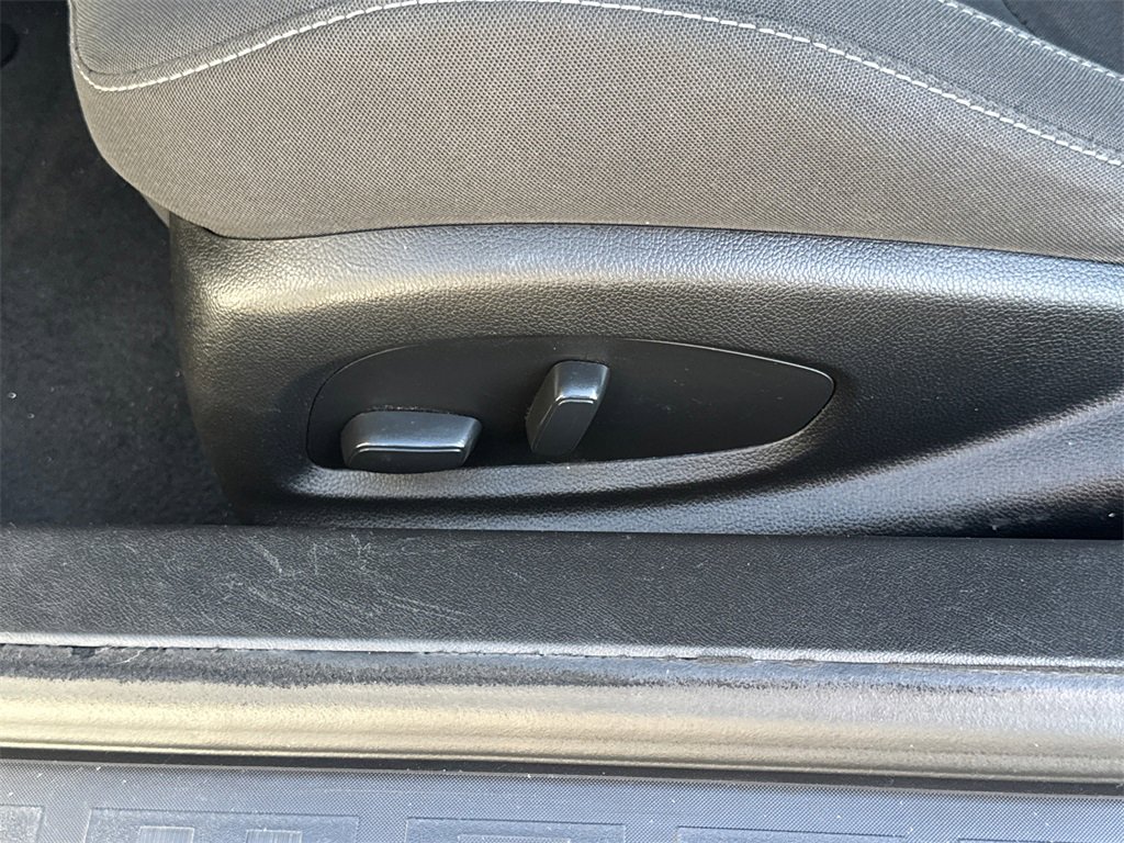 Used 2020 Chevrolet Camaro LT image 26