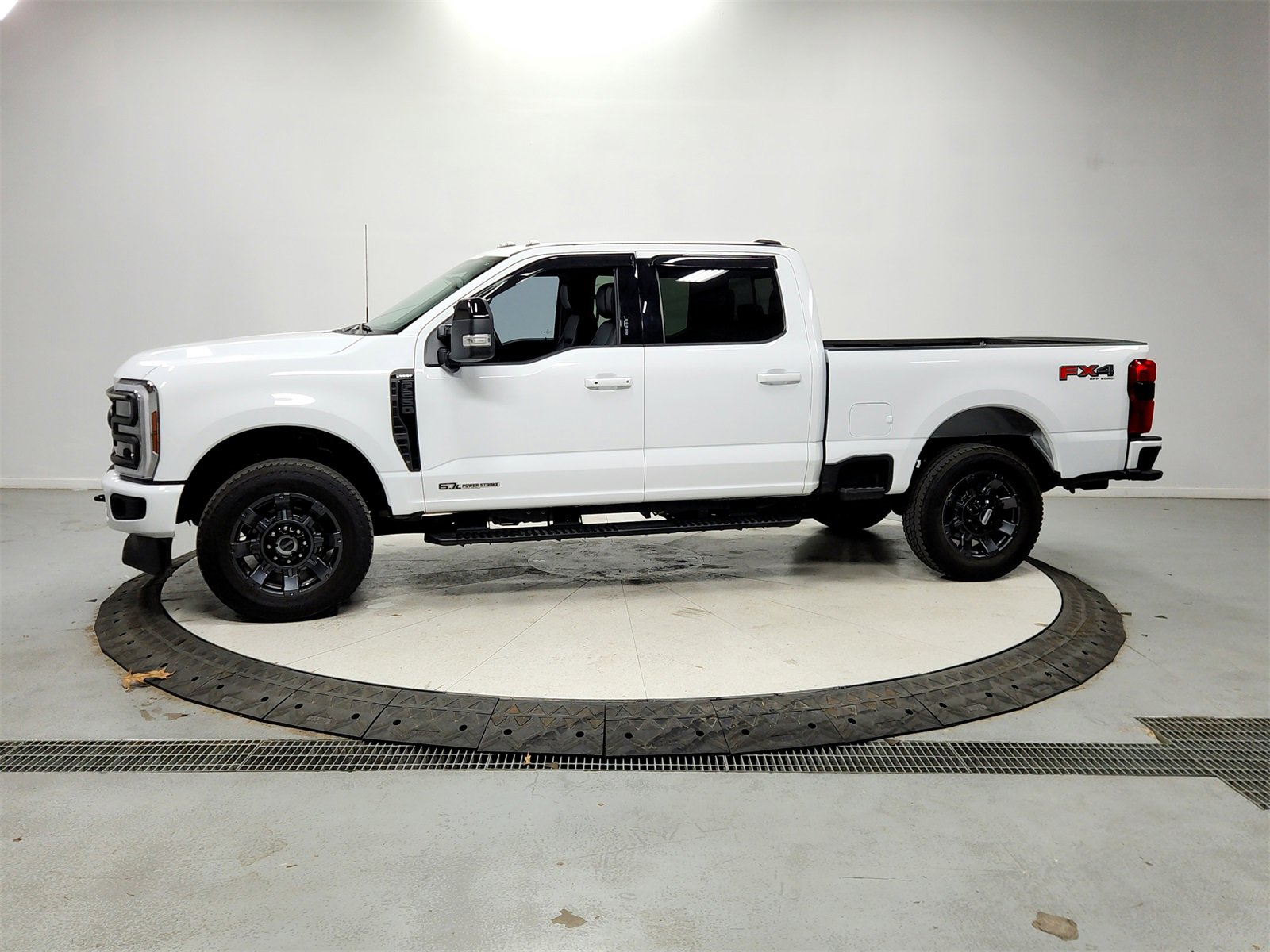 Used 2024 Ford F250 Lariat w/ Sport Appearance Package image 4
