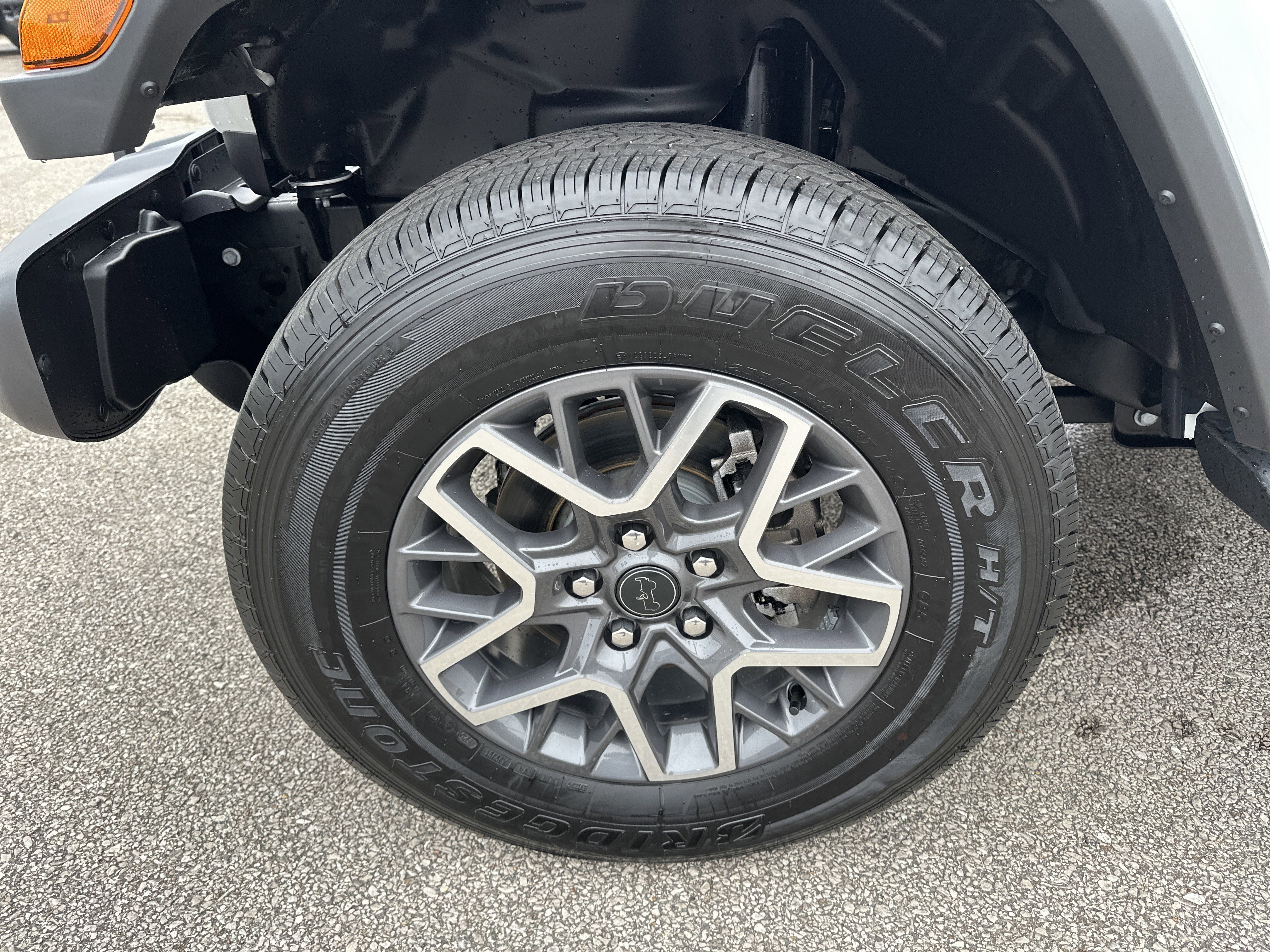 Used 2025 Jeep Wrangler Sahara image 12