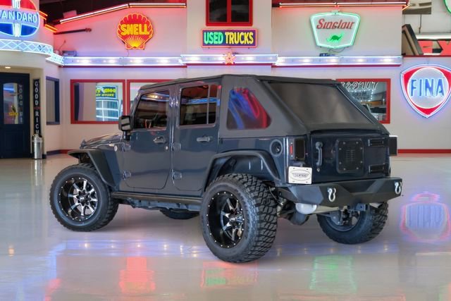 Used 2017 Jeep Wrangler Unlimited Willys image 4