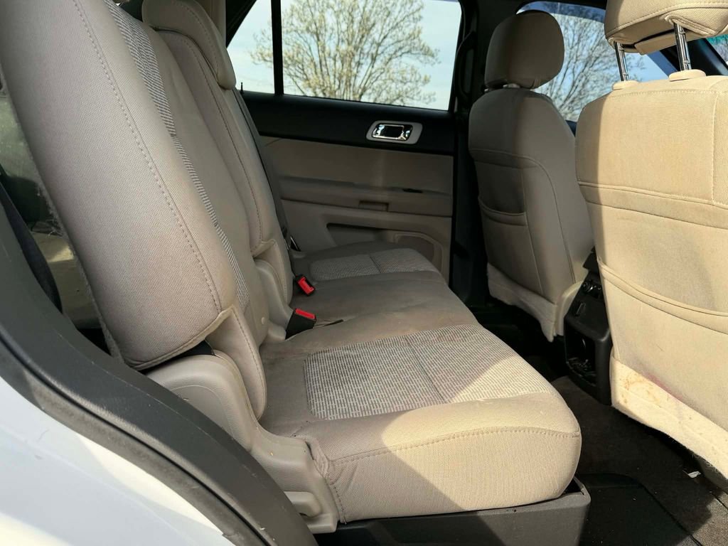 Used 2014 Ford Explorer XLT w/ Equipment Group 201A AWD/4WD image 10