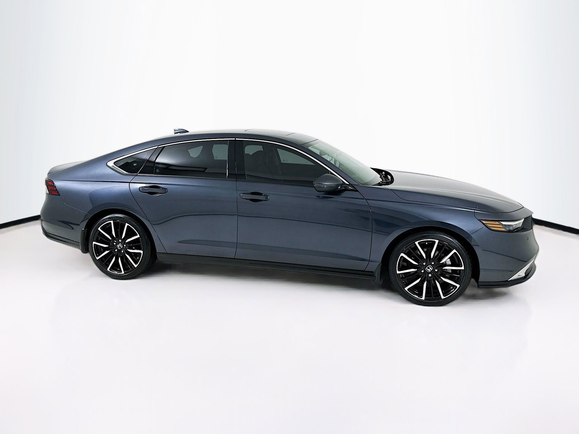 Used 2023 Honda Accord Touring image 9