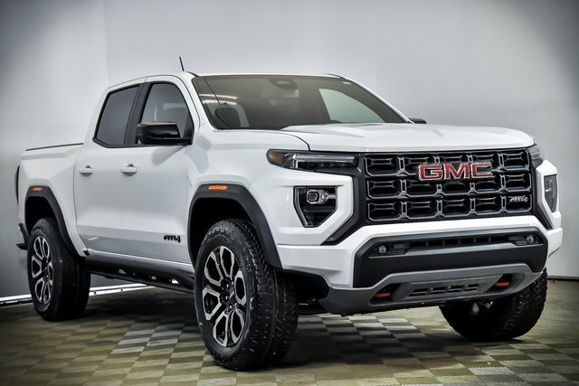 New 2025 GMC Canyon AT4 w/ Nightfall Edition