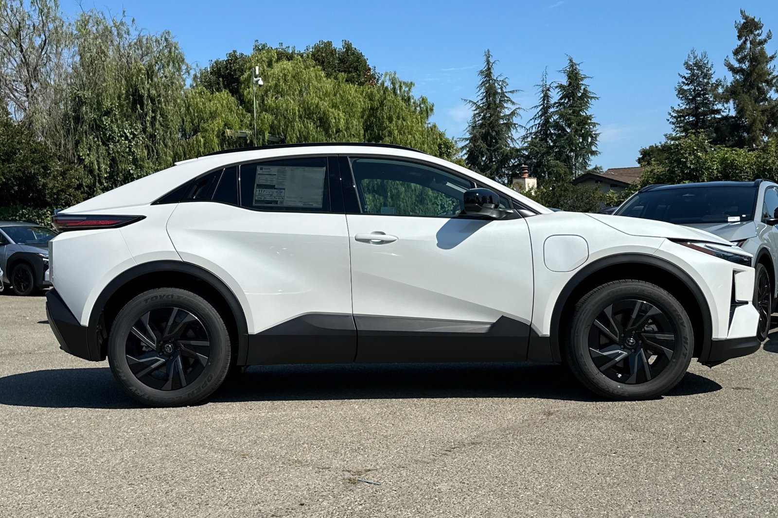 New 2026 Toyota C-HR AWD/4WD image 9