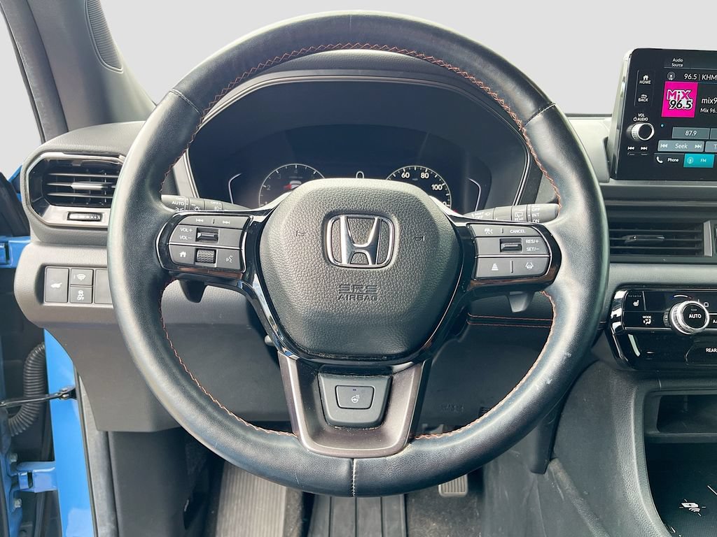 Used 2025 Honda Pilot TrailSport image 11