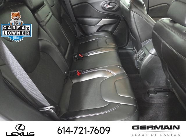 Used 2019 Jeep Cherokee Latitude Plus w/ Cold Weather Group AWD/4WD image 23
