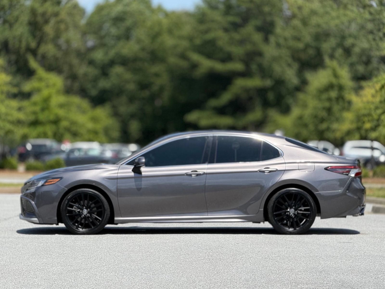 Used 2021 Toyota Camry XSE FWD image 9