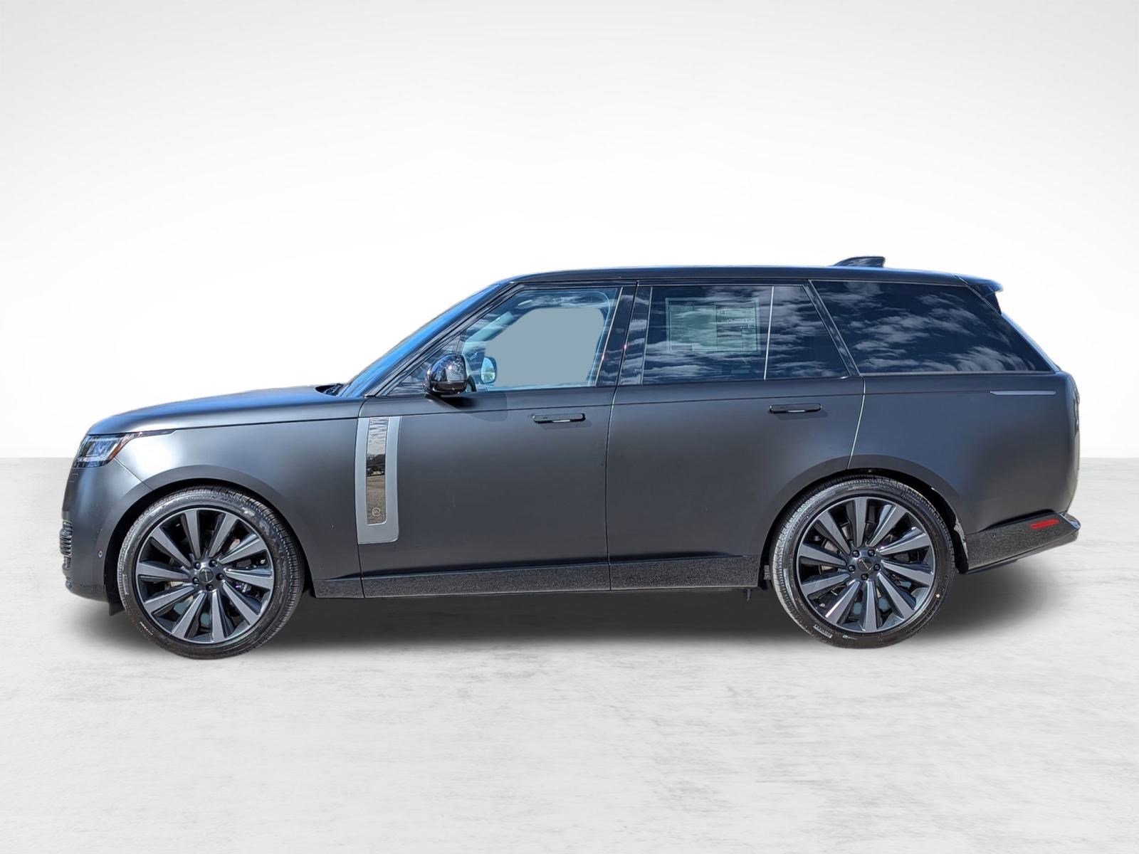 New 2026 Land Rover Range Rover SV image 2