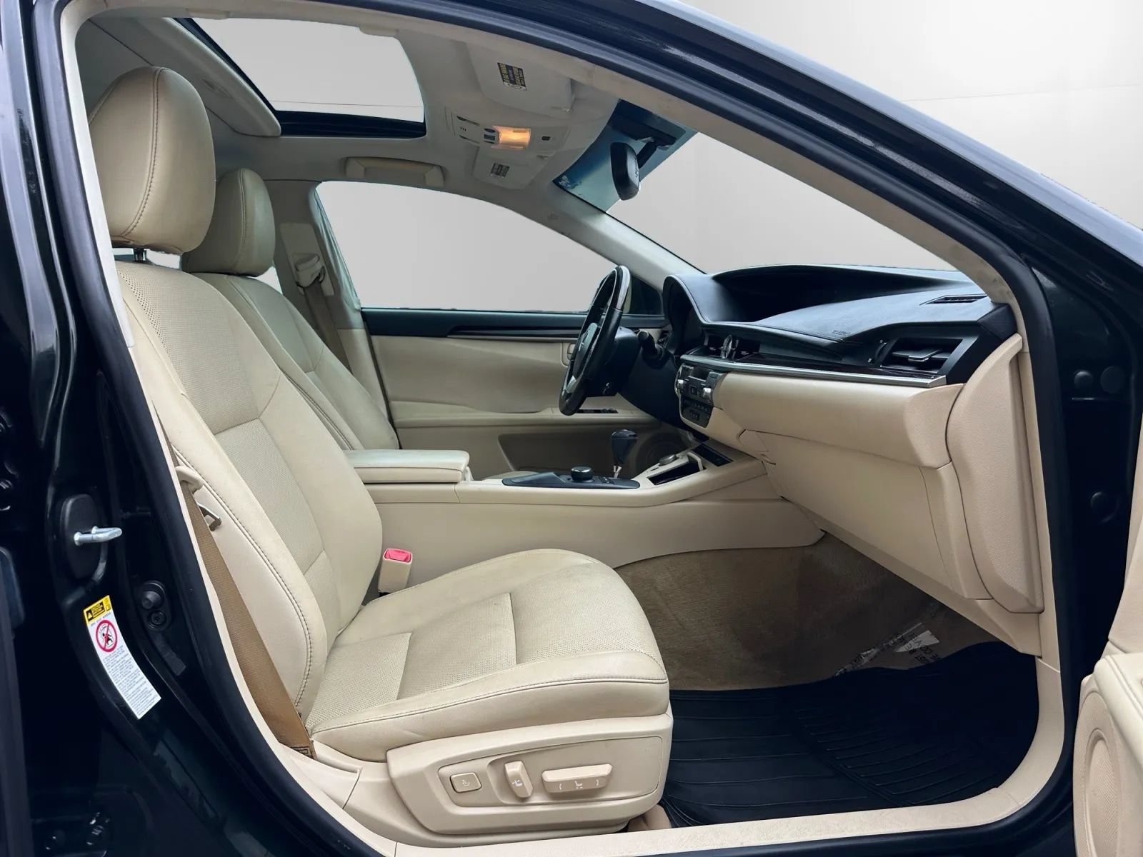 Used 2015 Lexus ES 350 w/ Premium Package FWD image 16