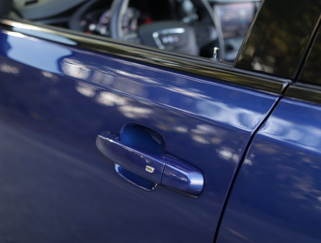 Used 2023 GMC Acadia AT4 image 44