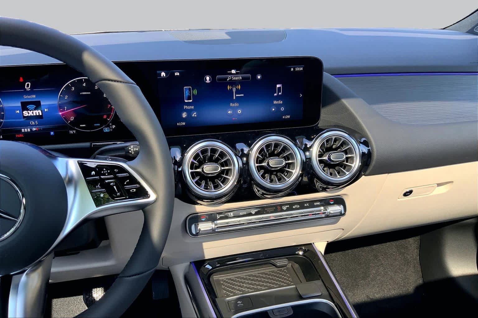 New 2026 Mercedes-Benz GLA 250 4MATIC image 6