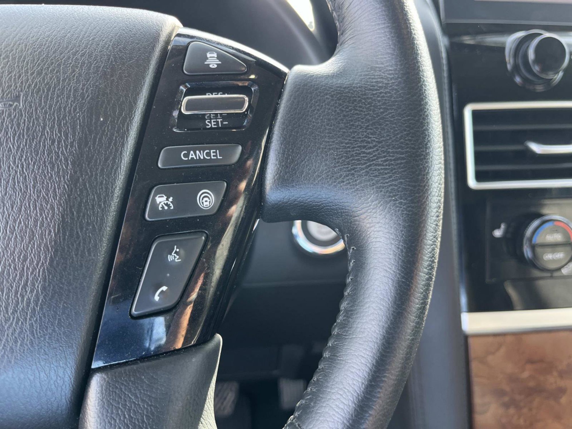 Used 2024 Nissan Armada SL w/ Captain's Chairs Package image 35