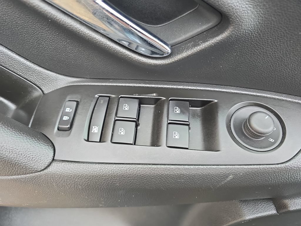 Used 2022 Chevrolet Trax LT w/ LT Convenience Package FWD image 28