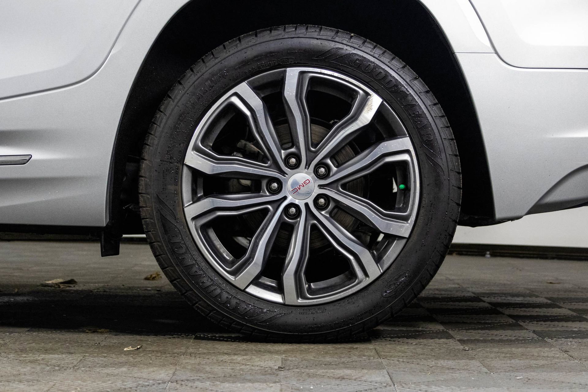 Used 2019 GMC Terrain Denali w/ Advanced Safety Package image 45