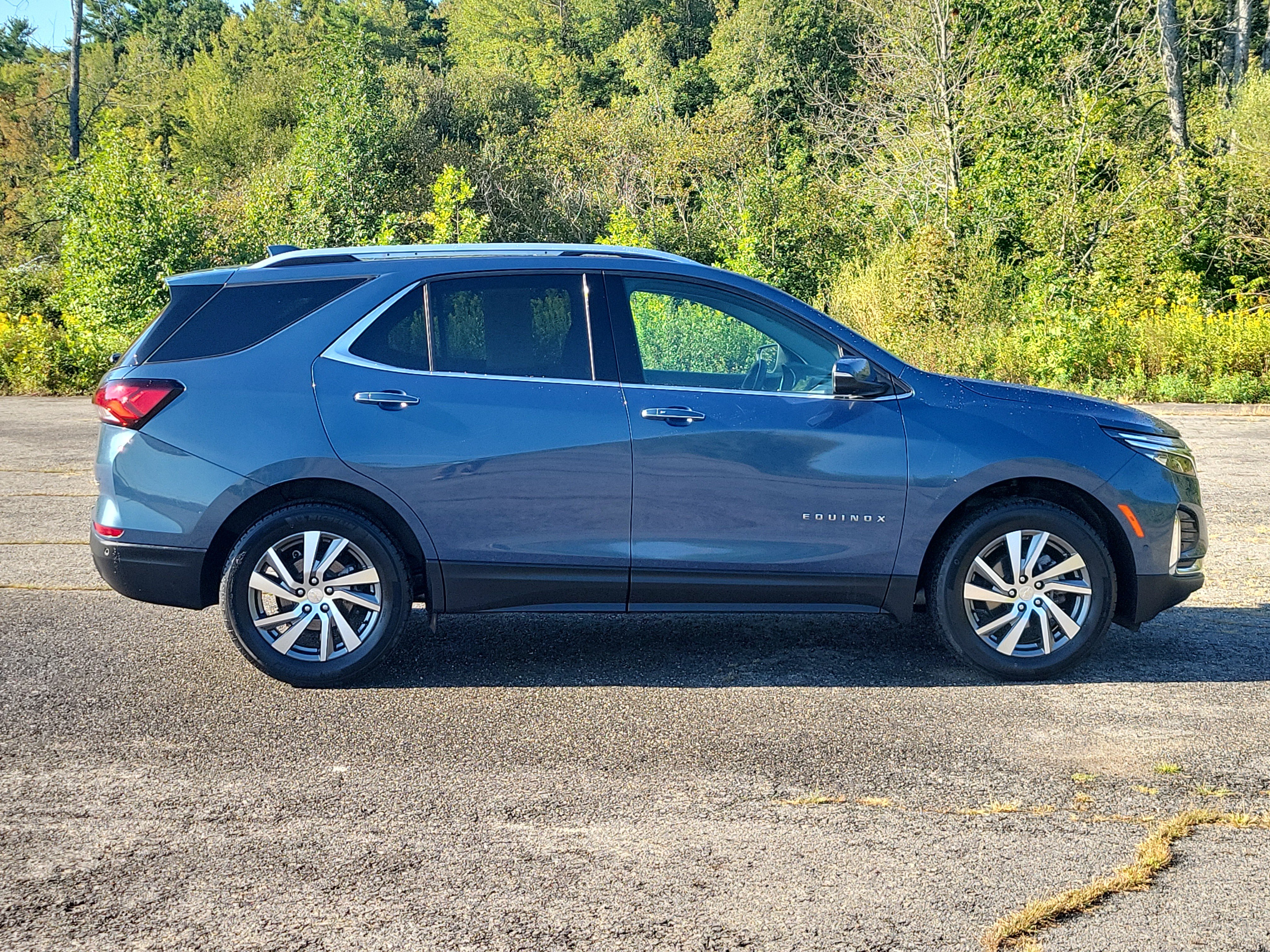 Used 2024 Chevrolet Equinox Premier AWD/4WD image 4