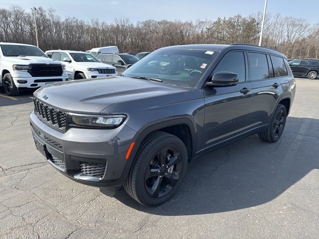 Used 2023 Jeep Grand Cherokee L Laredo image 4