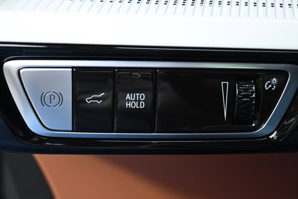 New 2026 Cadillac Optiq Sport 2 image 24