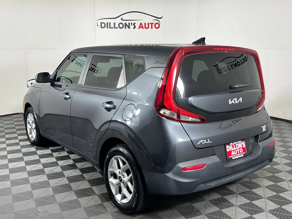 Used 2022 Kia Soul LX w/ Technology Package FWD image 4