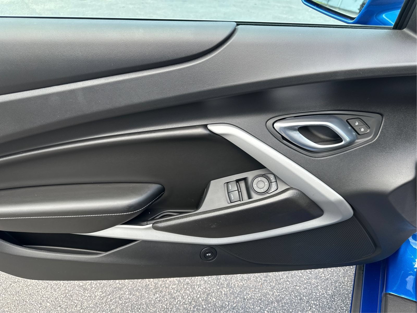 Used 2018 Chevrolet Camaro SS RWD image 20