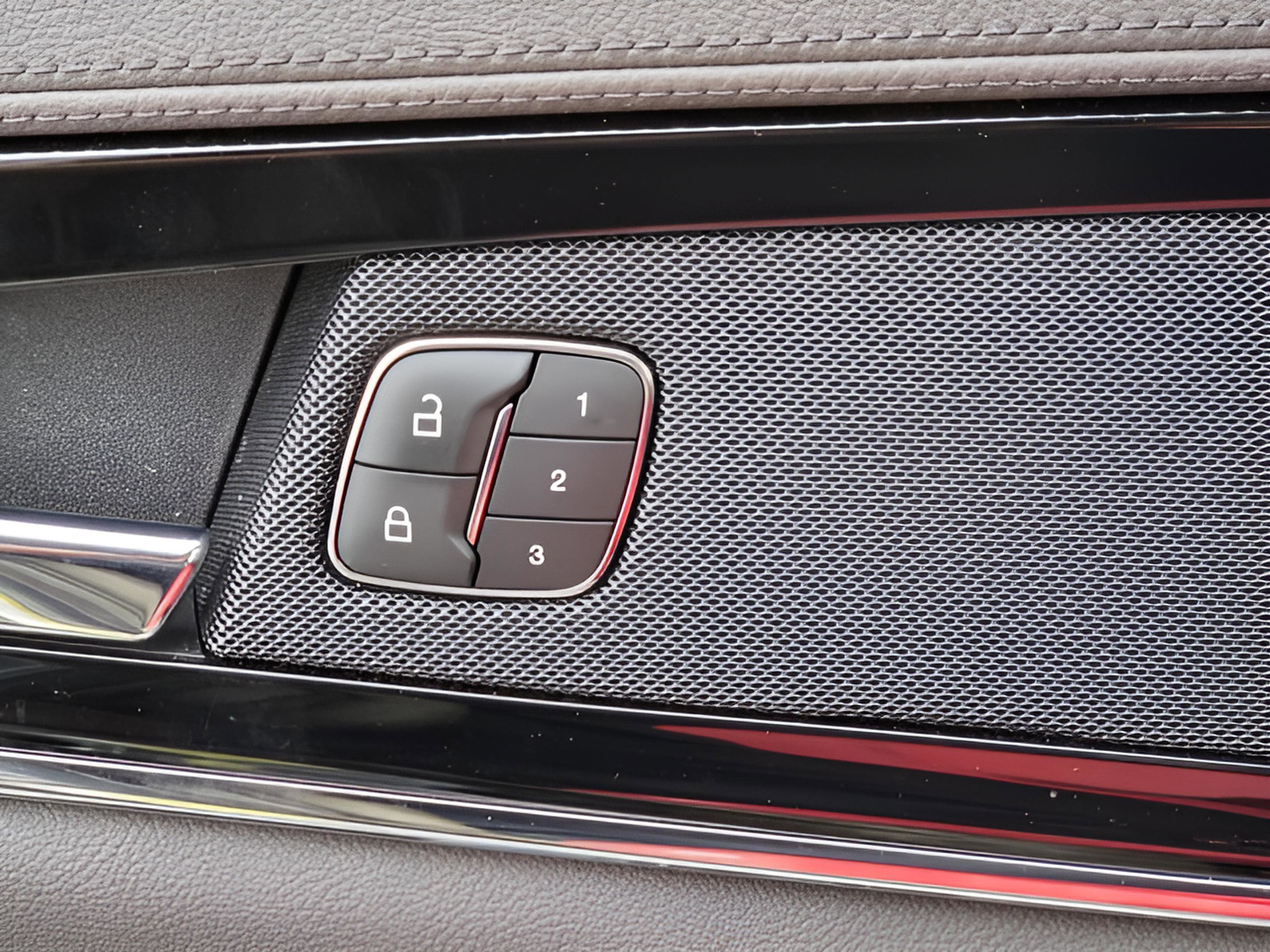 Used 2023 Lincoln Nautilus FWD w/ Premium Package image 20