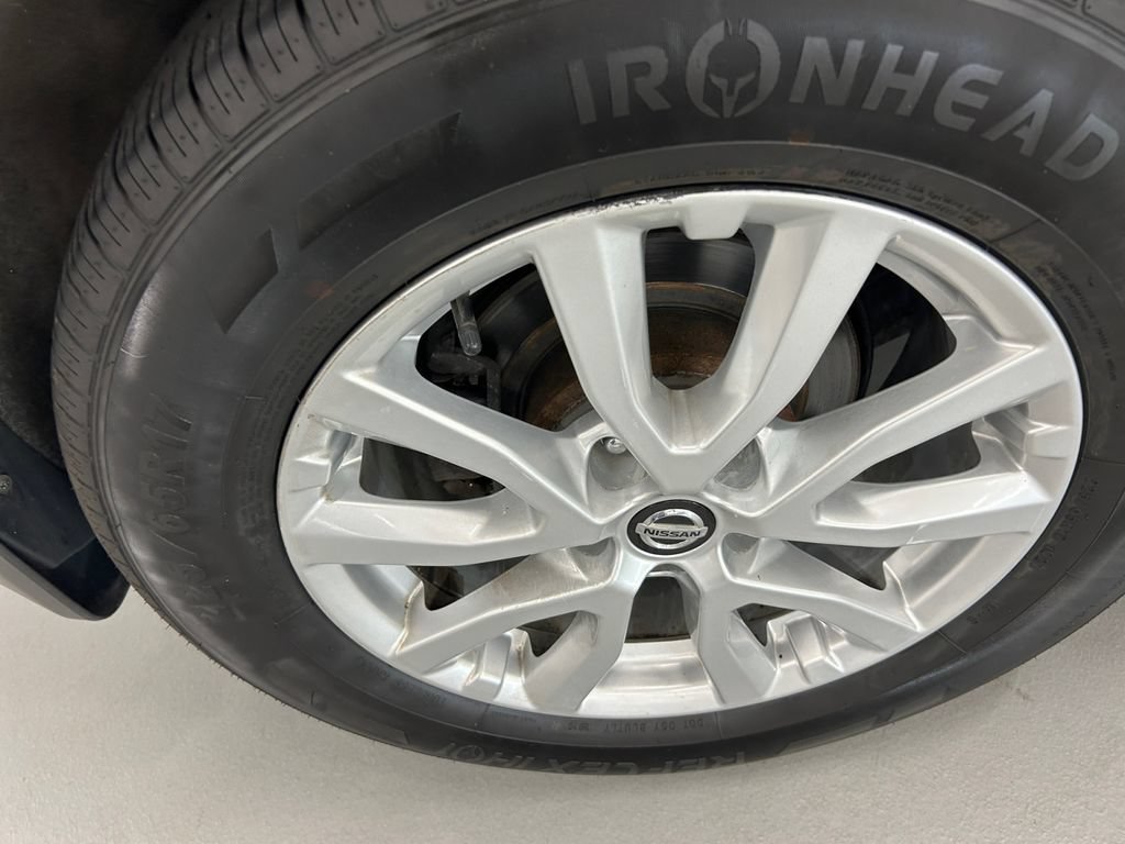Used 2020 Nissan Rogue SV AWD/4WD image 18